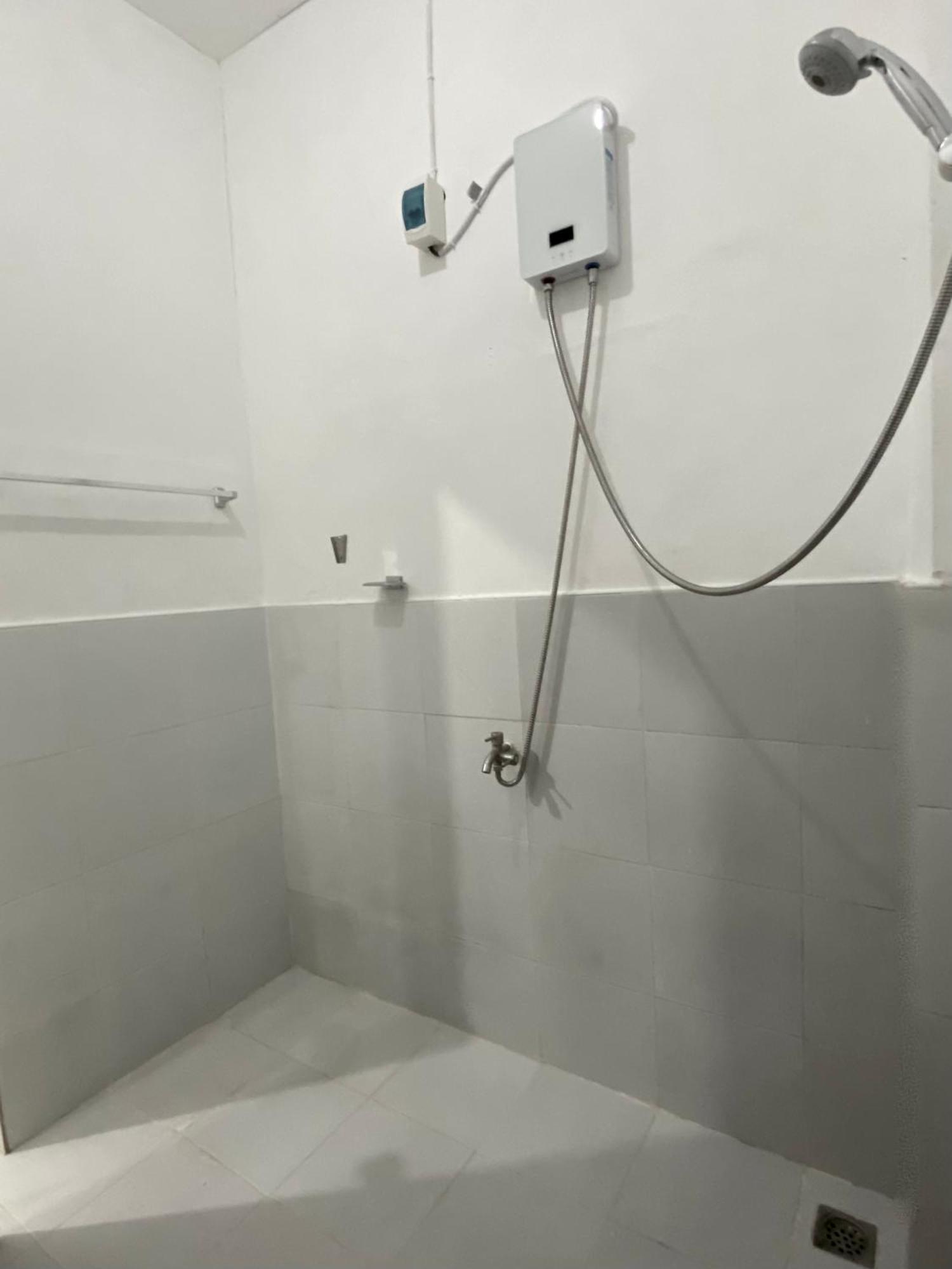 Reddot Guest House General Luna  Esterno foto